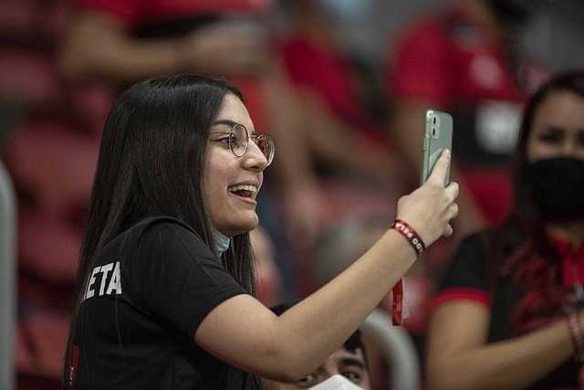 为国际青年 为国际青年